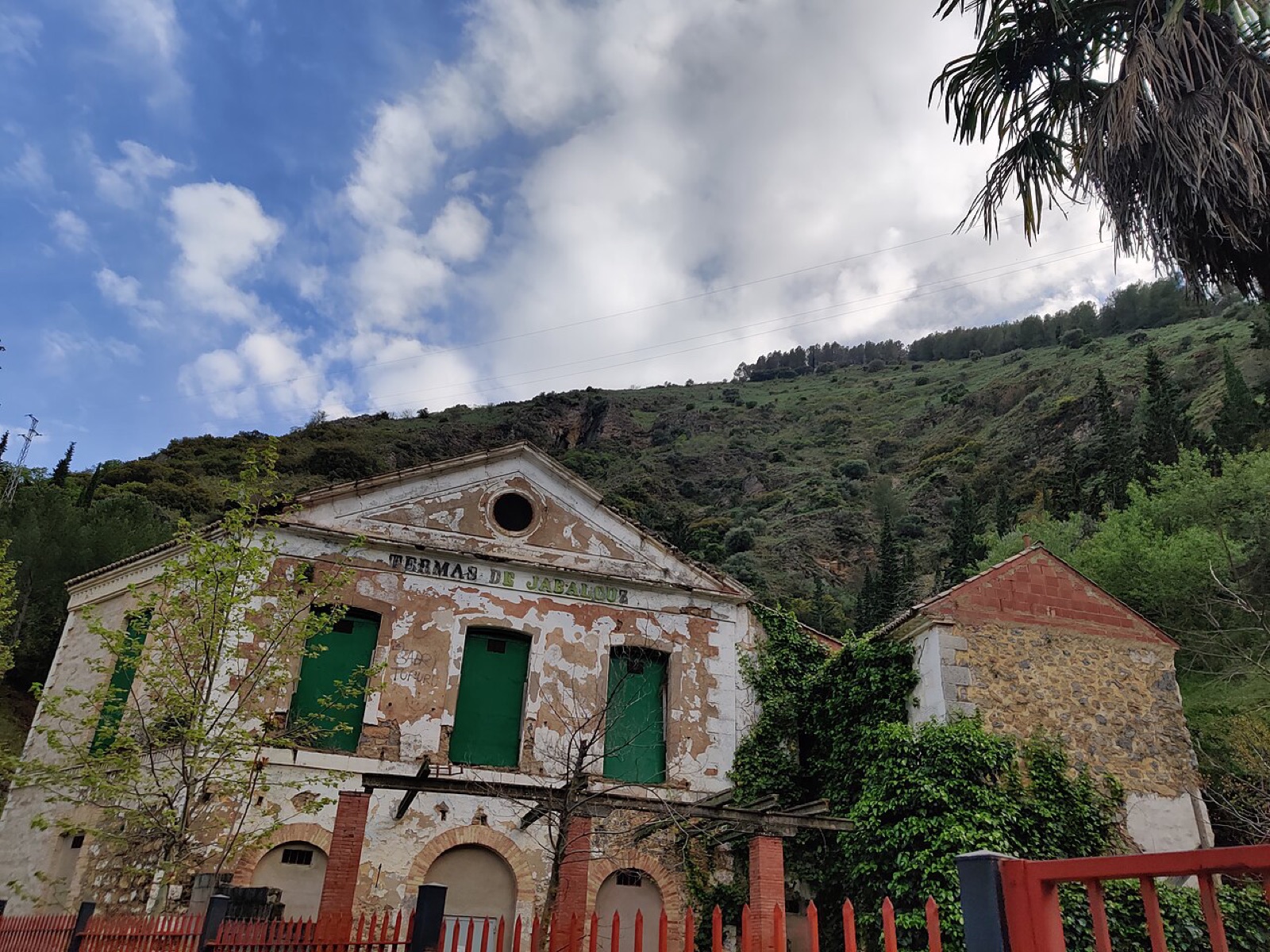 Entorno de Balneario y jardines de Jabalcuz